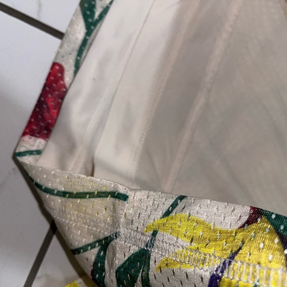 NIKE GIANNIS Reverse-able ISSUE BASKETBALL SHORTS in PALE IVORY/MALACHITE - Picture 5 of 15